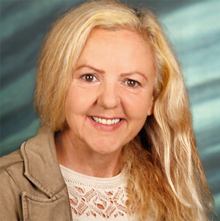Portrait Dr. Dania Brucker